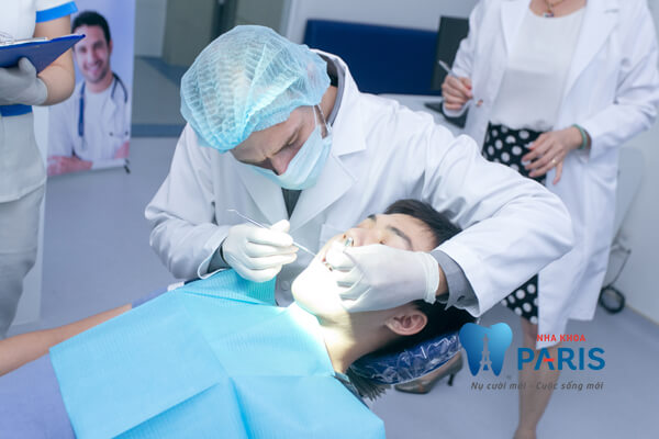 Mọc răng khôn bị sốt cần phải đến bác sĩ nha khoa để được thăm khám và xử lý