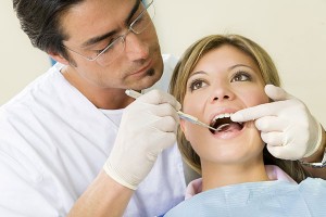 Răng đang nhức có nhổ được ngay không?