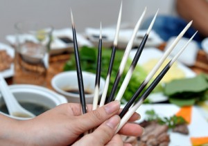 Lông nhím chữa sâu răng hiệu quả? Bạn có tin?