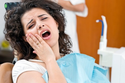 Nguyên nhân đau răng ở phụ nữ mang thai là gì?